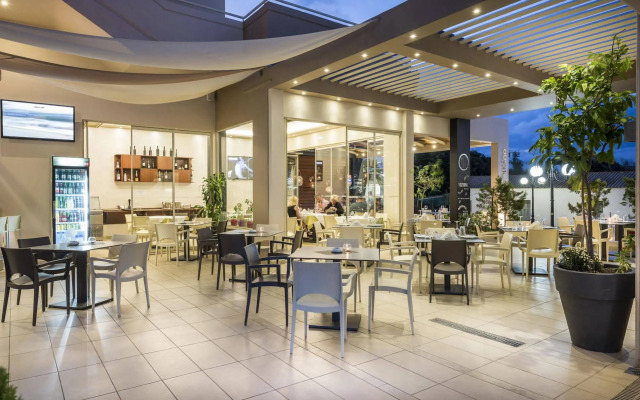 Oscar Suites & Village