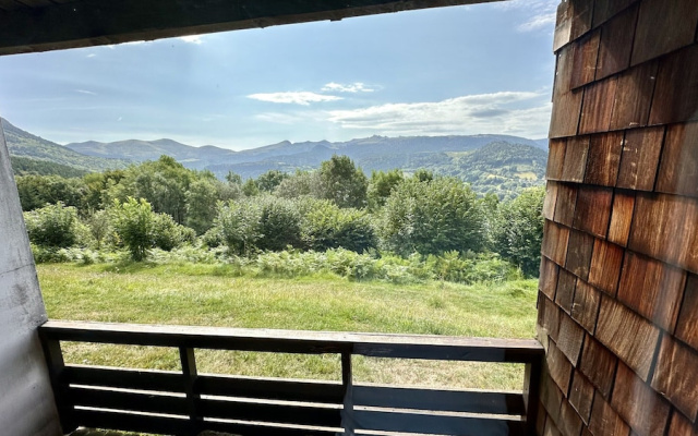 Tranquil Flat for 5 in Murat-le-quaire