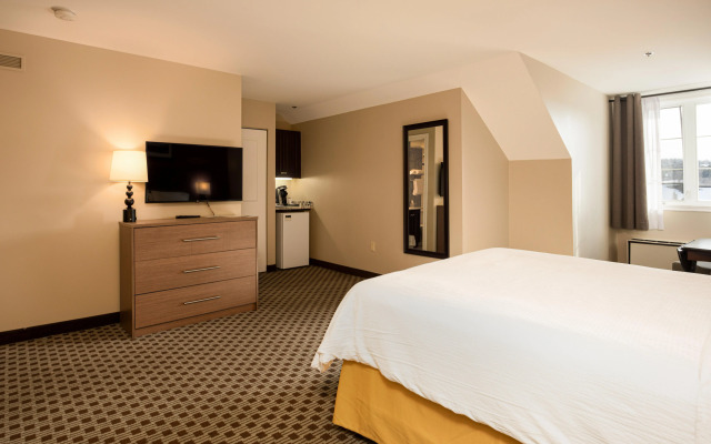 Holiday Inn Express and Suites Tremblant by IHG