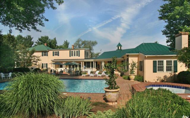 L'Auberge Provencale Inn & Restaurant