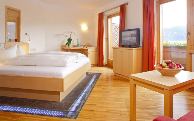 Hotel Tirol