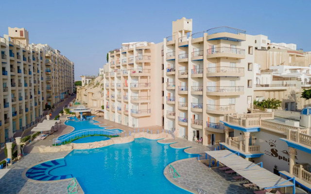 Sphinx Aqua Park Beach Resort