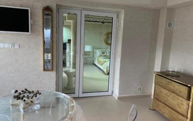 Hollywood Studio Apartments " Traum Fabrik "