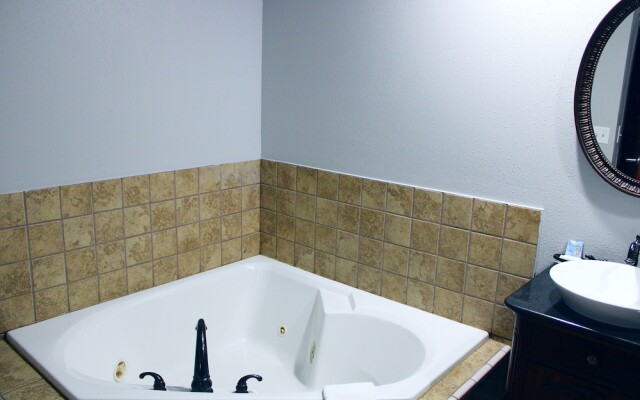 Greenlight Inn & Suites