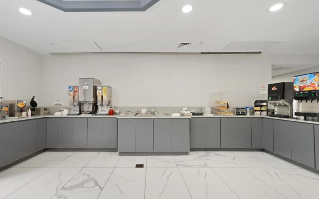 Chicago Club Inn & Suites