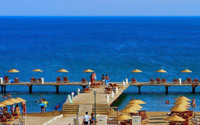 Santa Family Club Hotel