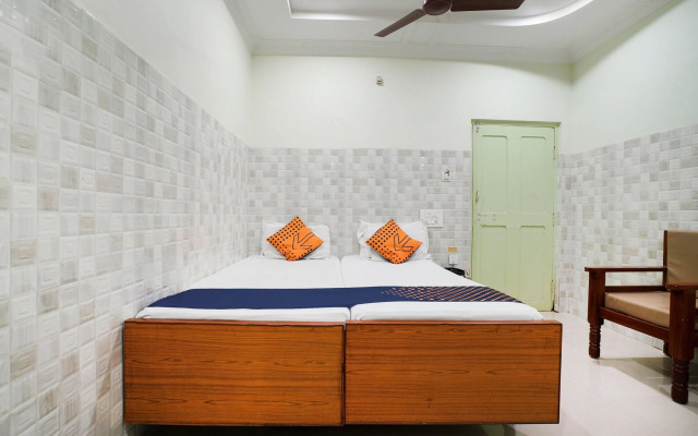 SPOT ON 38697 Hotel Sridhar