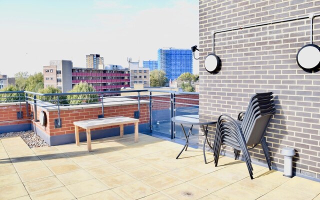 Homely 1 Bedroom Southwark Flat With Balcony
