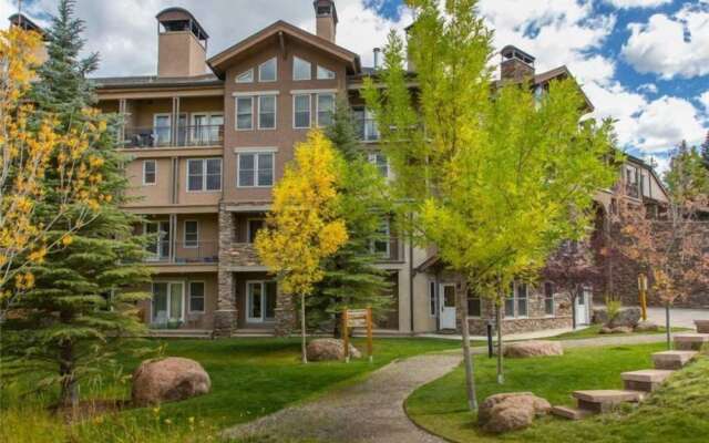 Snowmass Village 2 Bedroom Ski-In, Ski-Out Condo on Fanny Hill