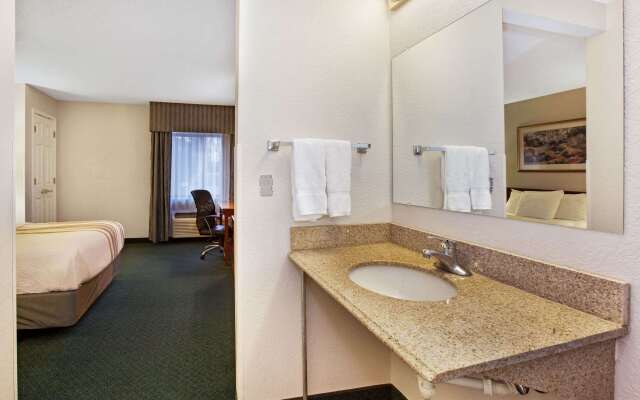 La Quinta Inn by Wyndham Detroit Canton