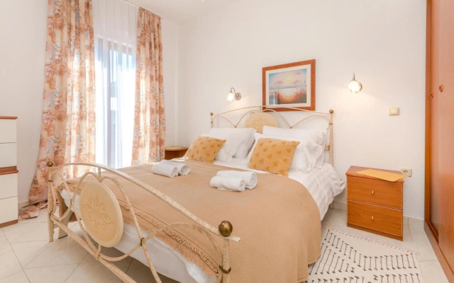 Amazing Home in Ugljan With Wifi and 4 Bedrooms