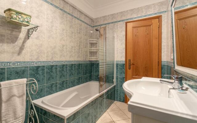 Wonderful Flats with Pool by Host Wise