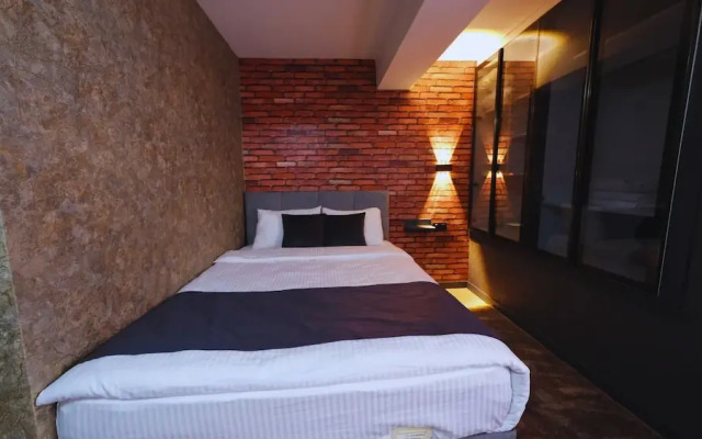 Nomad Hub Istanbul Suit