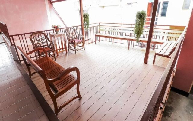 Little Guest House Hotel