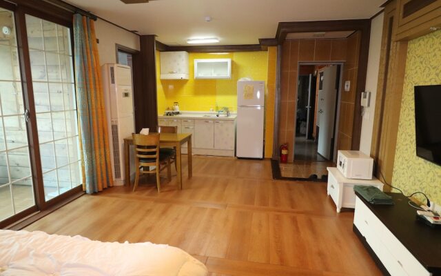 Gyeongju Raspberry Pension