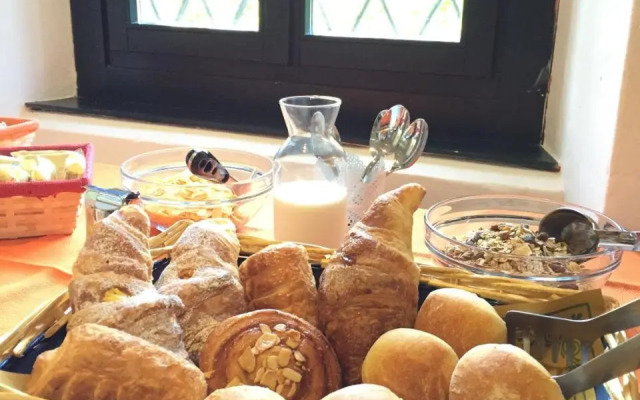 Shangrilla Hotel & Restaurant