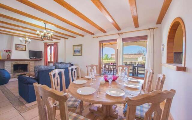 Villa - 6 Bedrooms with Pool and WiFi - 106408