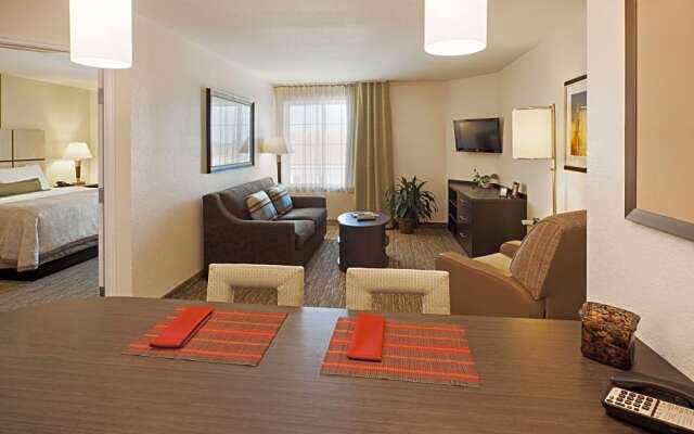 Candlewood Suites Kansas City-Overland Park