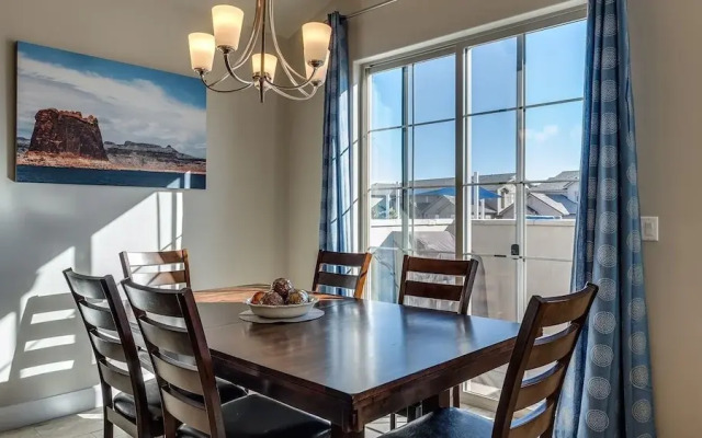 Desert Edge 3 Bedroom Townhouse by RedAwning