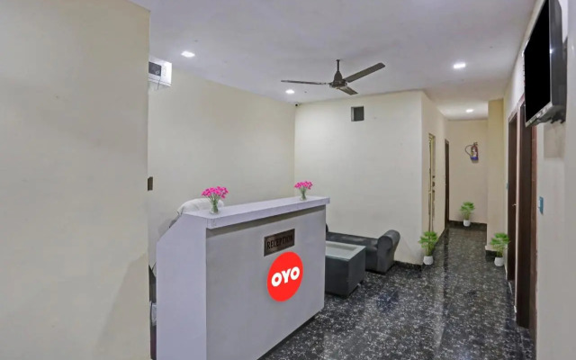 OYO Flagship 70297 Royal Palace Guest House