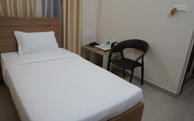 Hotel IVY Grand By GRB