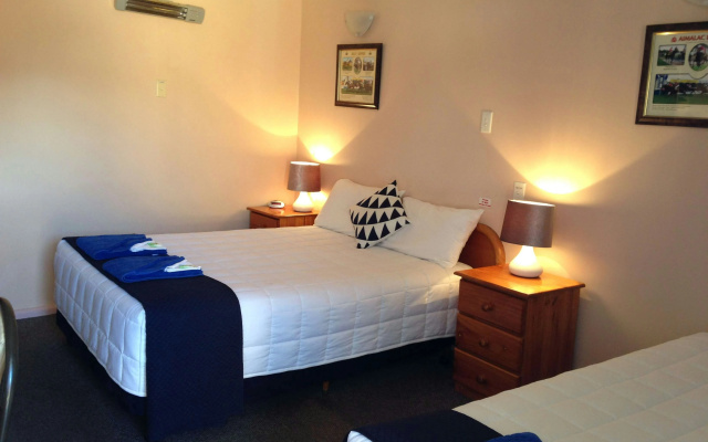 Civic Motel – Guest Rooms – Grafton