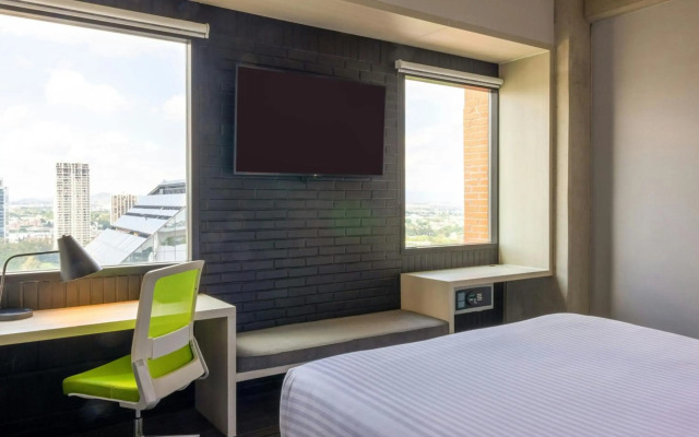 Hotel Guadalajara Country Club by HNF