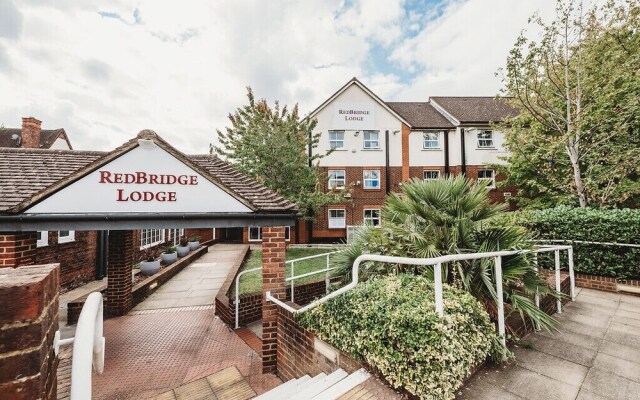 Redbridge Lodge