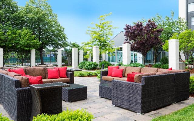 Courtyard by Marriott Boston Logan Airport