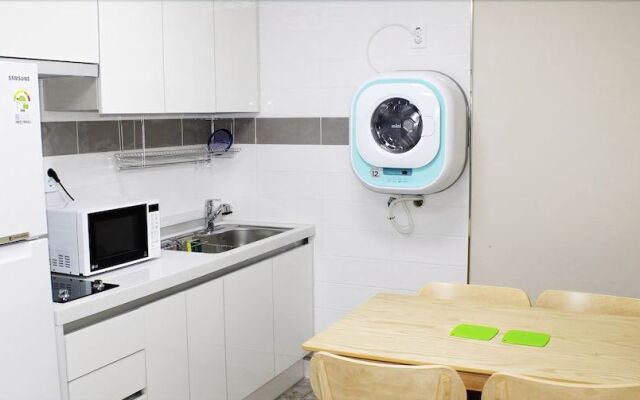 The Blue Jeju Guesthouse - Hostel