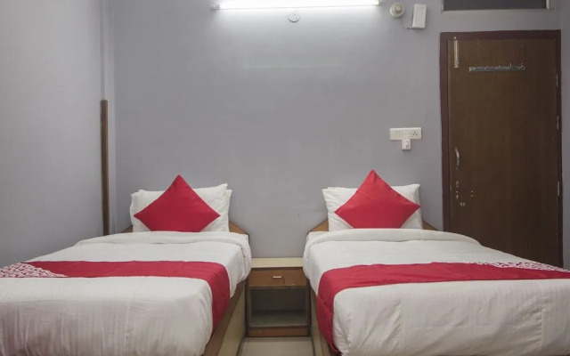 OYO 10695 Hotel Niladri Palace