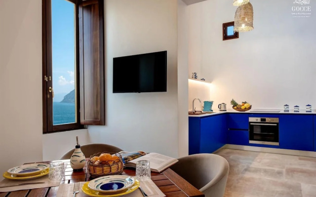 Villa Degli Dei - Private Waterfront Villa