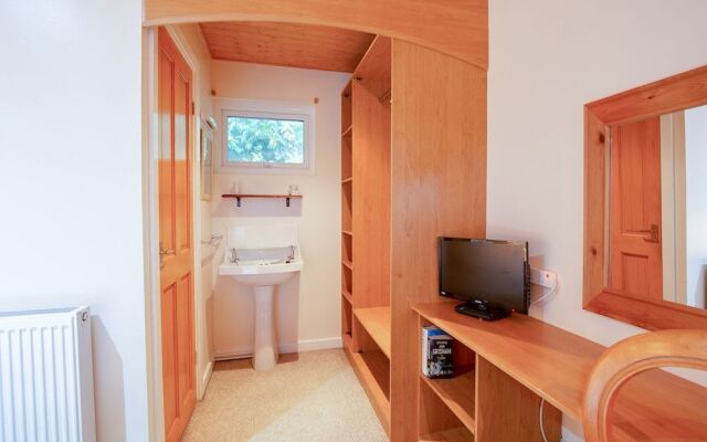 Lodge Hotel (os)