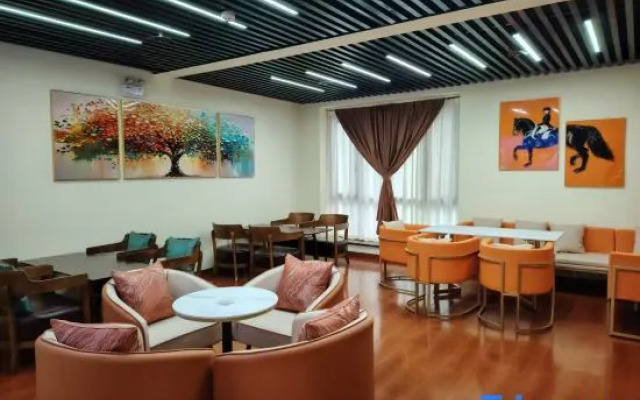 Zijinghua Holiday Hotel (Xinchang Ancient Town)