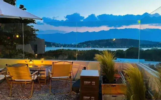 HIHAT Pioneer Art Hotel