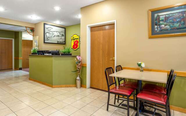 Super 8 by Wyndham Goshen