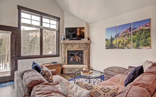 78 Alders Townhouse with Heated Garage by RedAwning