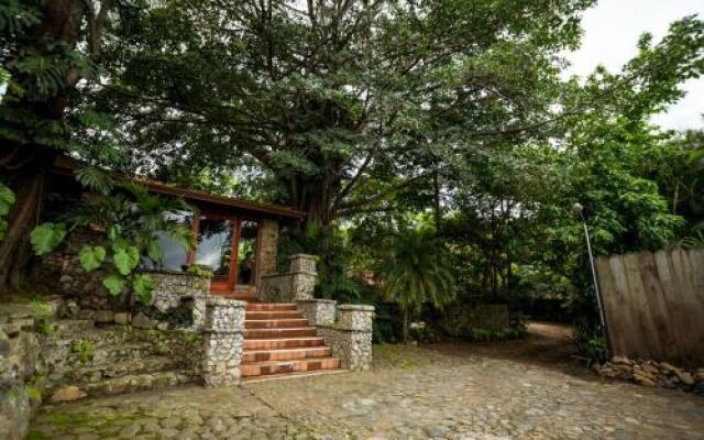 Casa de Piedra Escazú