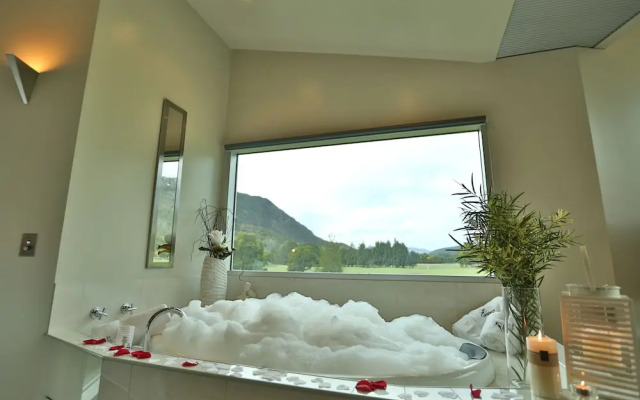 Ironstone Romantic Couples Retreat