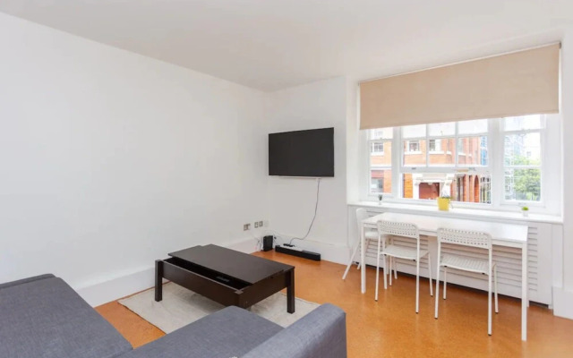 Peaceful 2 Bedroom Apartment in Central London