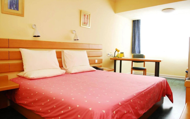 Home Inn Zhongshan University in Guangzhou Binjiang Road
