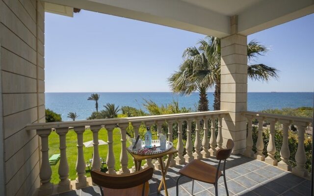 Lamaz Maroni Beachfront Villa