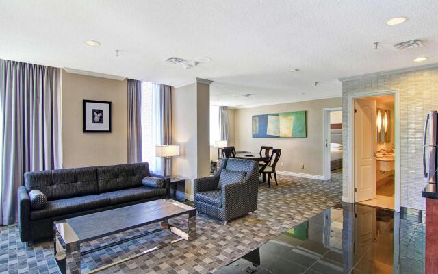 DoubleTree by Hilton Hotel Toronto Downtown