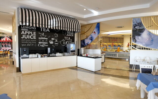 Seaden Sea World Resort & Spa