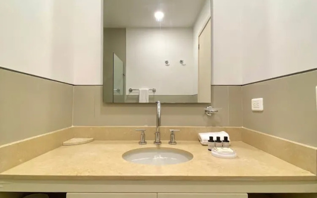 w Impeccable 2BR w Charming Balcony in CTG