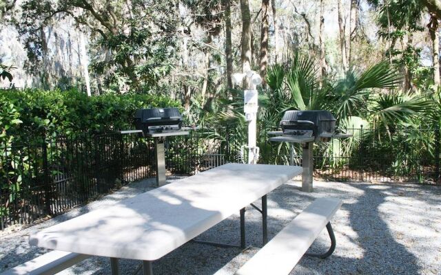 Colonnade Club 196 by RedAwning