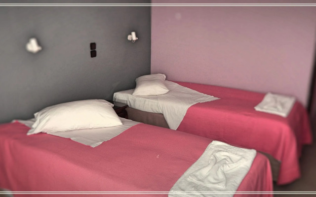 Petania Hotel & Apartments