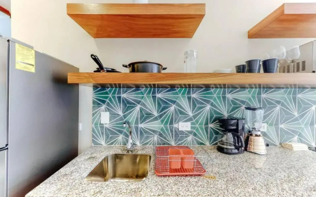 103 Amena Stylish 1BR APT 5min to the BEACH (GYM)