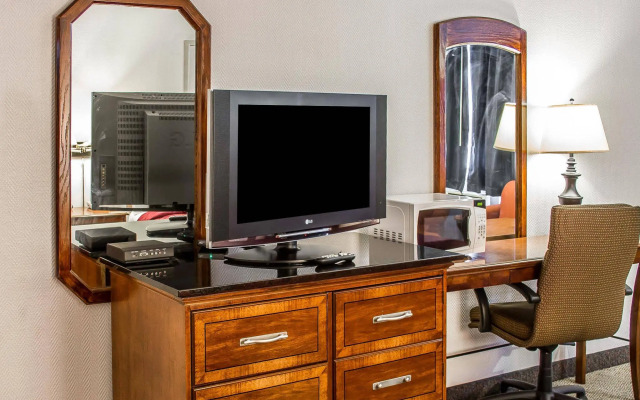 Rodeway Inn & Suites Roseburg