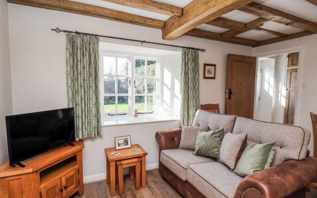 Holly Cottage